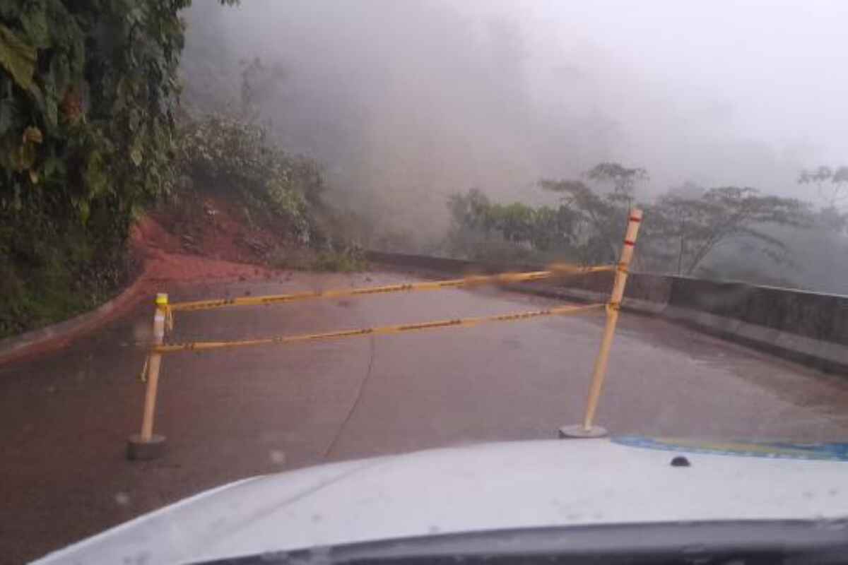 Lluvias causan tragedia en vía Quibdó- Chocó: pareja de esposos fue sepultada por un deslizamiento