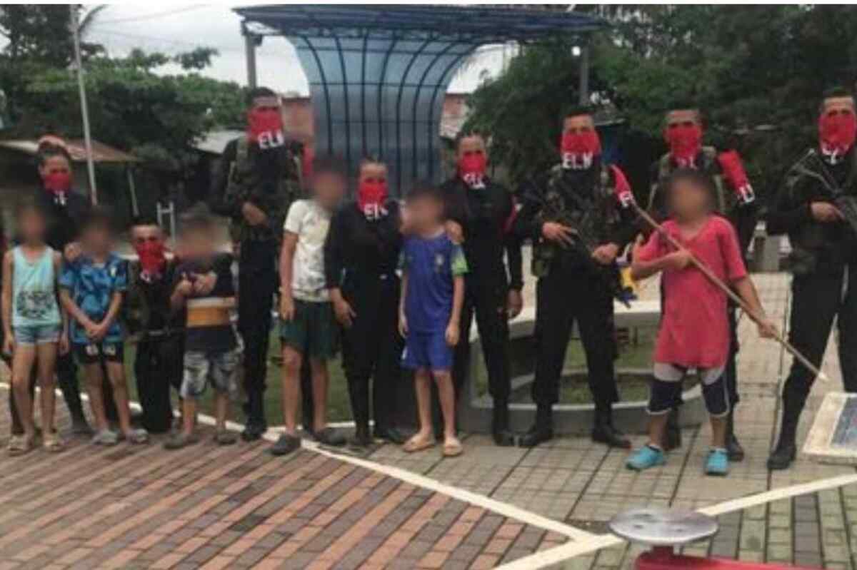 Petro y Cabal protagonizan fuerte intercambio por foto del ELN