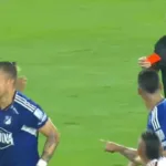 Un gesto le costó la expulsión a Leonardo Castro en el partido entre Millonarios y Junior