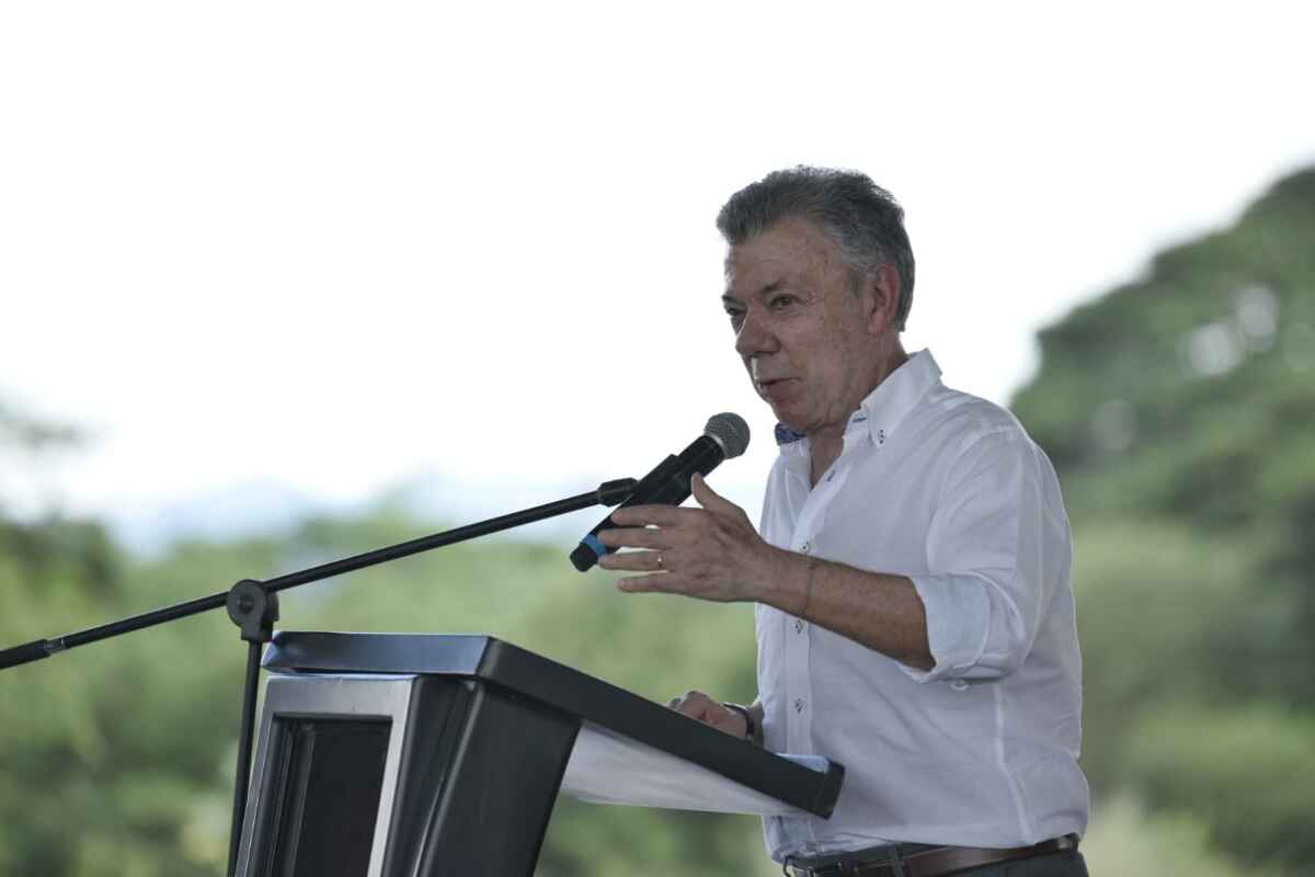Reforma a la salud: Santos y Petro se enfrentan por el futuro del sistema de salud