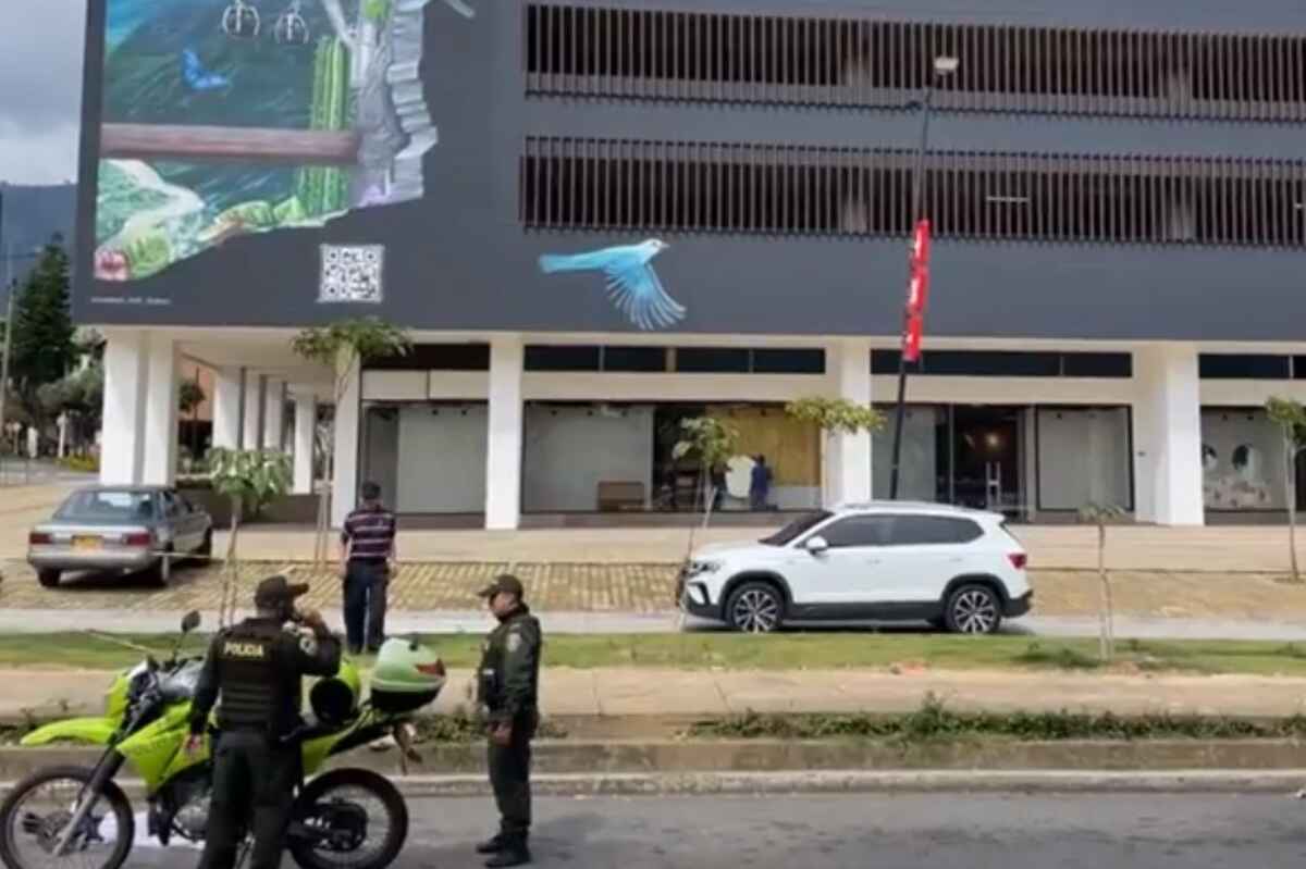 Hombre fallece al bajarse de un bus en Bucaramanga: sufrió un infarto
