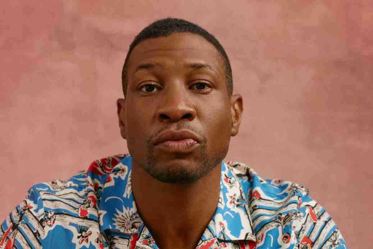 ¿Inocente? Jonathan Majors presenta testigo y pruebas en caso de violencia doméstica