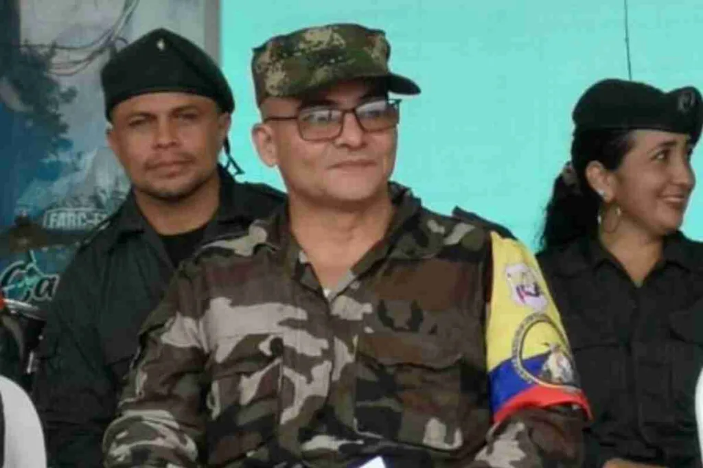 Así fue la ostentosa llegada de 'Iván Mordisco' a la mesa de paz con el Gobierno