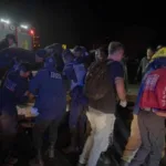 18 muertos al caer camión con turistas a barranco en Nayarit- Turistas de Jalisco mueren al caer camión a barranco en Nayarit: son 18 las víctimas