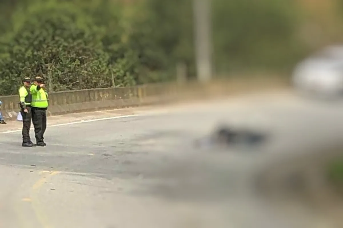 Joven mujer de 20 años falleció en brutal accidente en la vía Hatillo-Matasanos---un motociclista muere tras colisionar con camión en la vía Hatillo - Llanos de Cuivá- santa rosa de osos- jueves santo