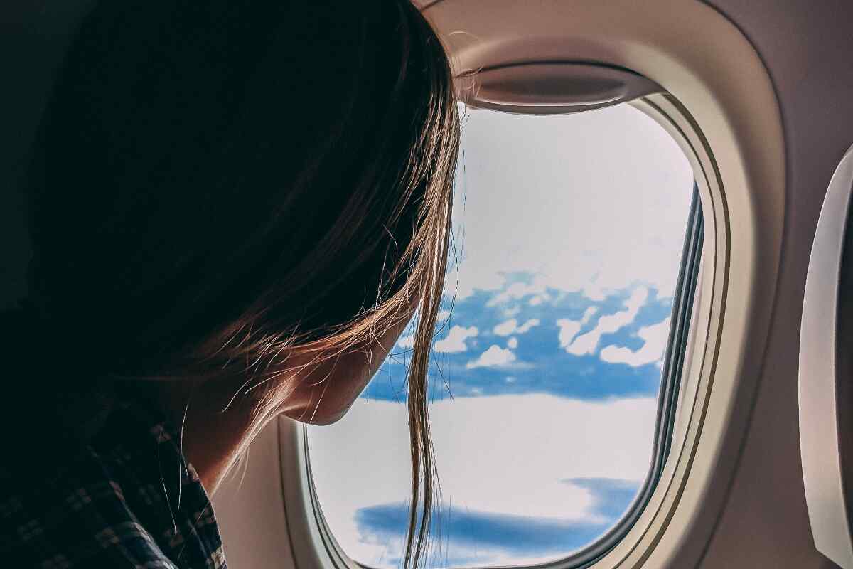 Descubre los 10 países más seguros para viajar en solitario-- ¿Quieres vivir en España? Descubre las cinco ciudades más recomendadas para los latinos