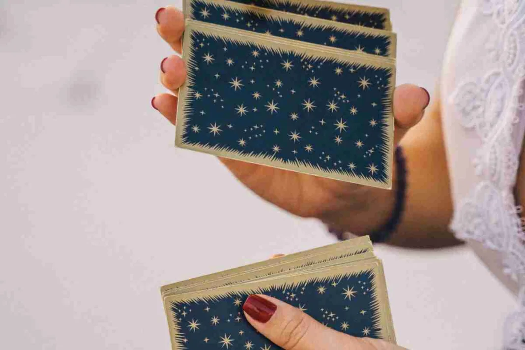 ¿Qué dicen los astros sobre tus finanzas? Descubre la relación entre el zodiaco y tu dinero