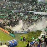 Atlético Nacional:¿Qué pasó en el Atanasio Así fue el enfrentamiento entre 'Los Del Sur' y el Esmad