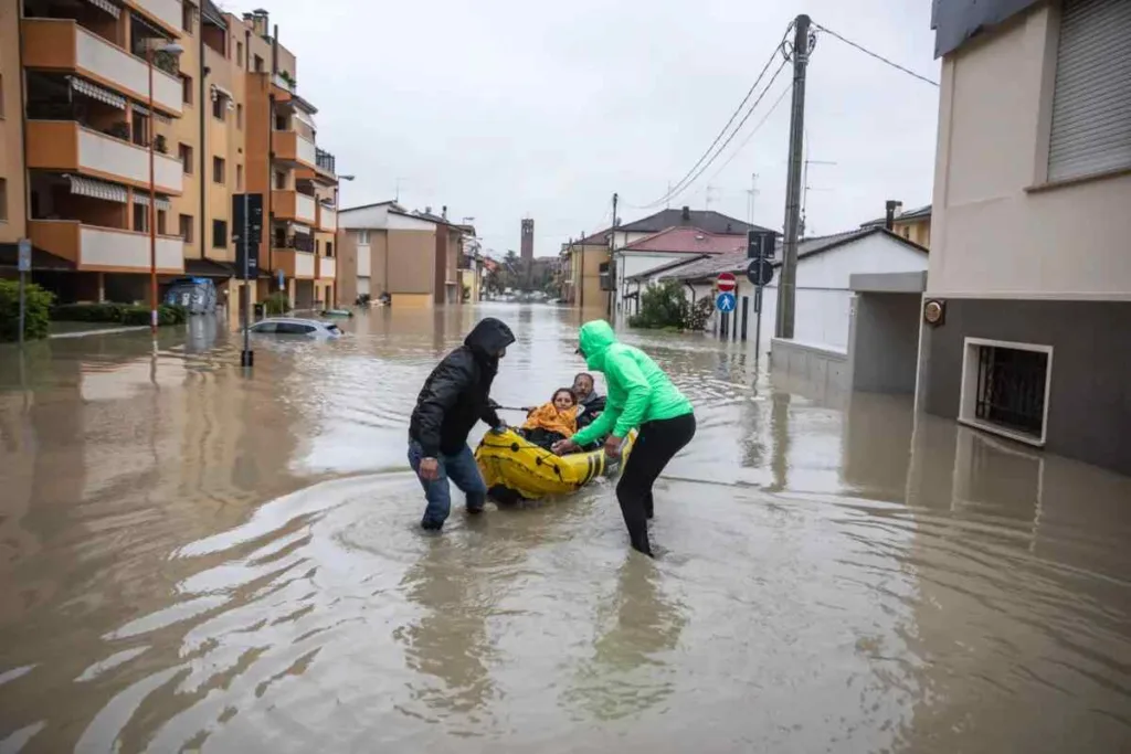 Al menos 8 muertos en las inundaciones en Italia - Ha sido como un nuevo terremoto