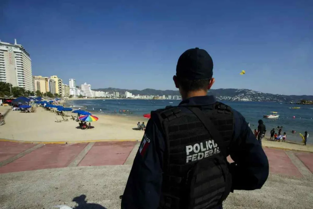 Aumenta la violencia en Acapulco- Hallan cuerpos torturados en un puente peatonal