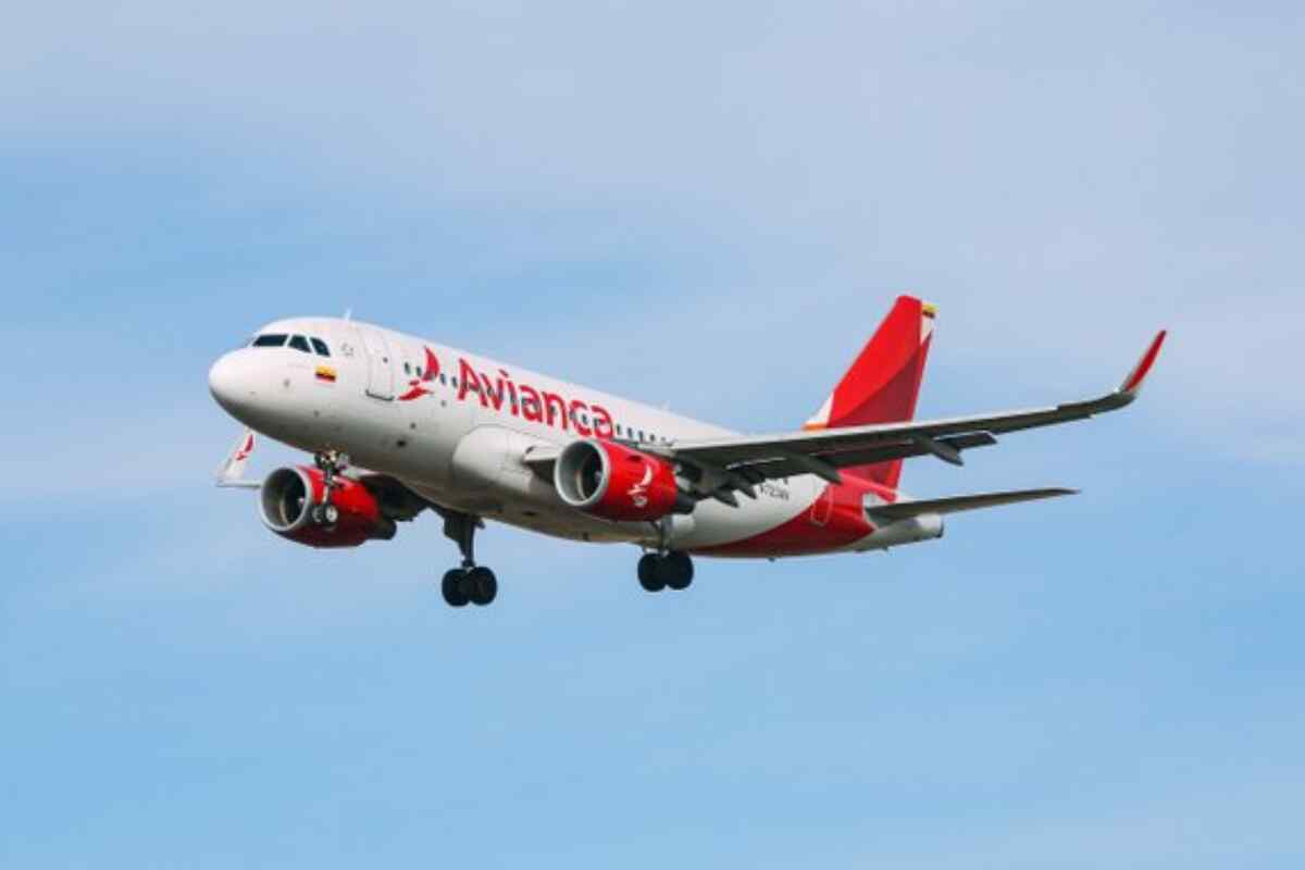 Pasajero muere durante vuelo de Avianca que hacía la ruta Madrid-Bogotá--Avión de Avianca en emergencia: Realiza sobrevuelo en Tolima tras declarar emergencia
