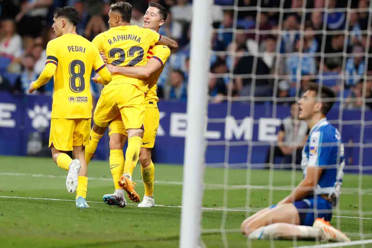 Barcelona atropella al Espanyol y se proclama campeón de LaLiga