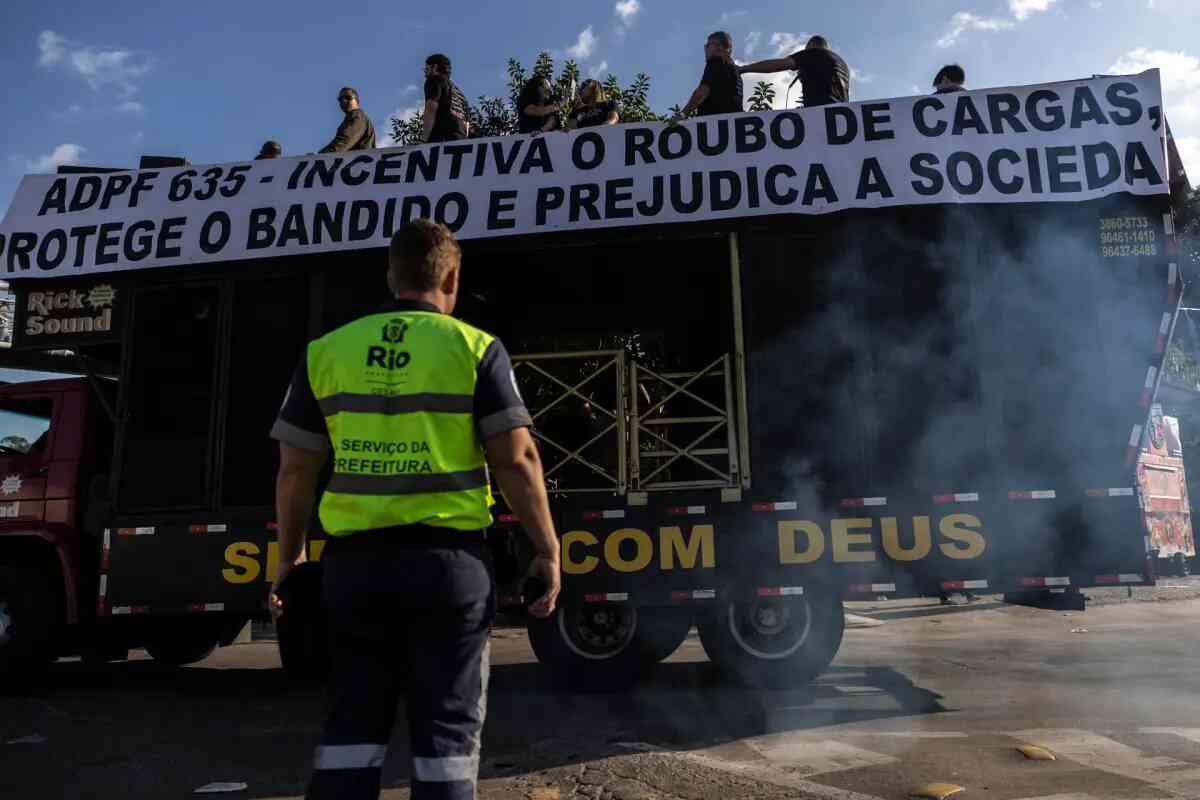 Camioneros protestan en Brasil por el aumento de los robos de mercancías con violencia