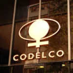 Codelco, la mayor productora mundial de cobre, registra una caída del 73% en sus beneficios del primer trimestre.
