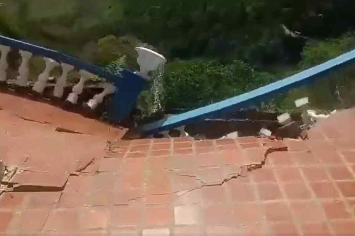 Deslizamiento de tierra sacude Copacabana, riesgo inminente en autopista Medellín-Bogotá