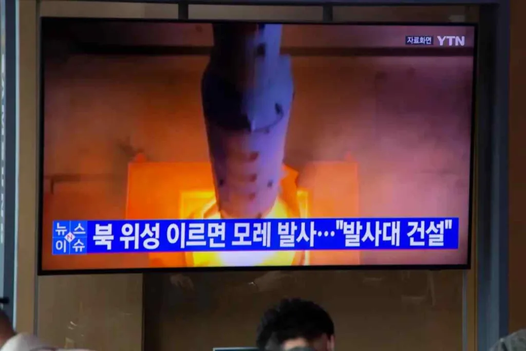 Corea del Norte lanza un cohete espacial y se activan alertas en Seúl e islas japonesas