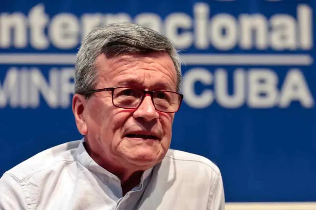 El ELN dice que la mesa de diálogo con el Gobierno colombiano ha entrado en crisis