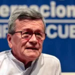 El ELN dice que la mesa de diálogo con el Gobierno colombiano ha entrado en crisis