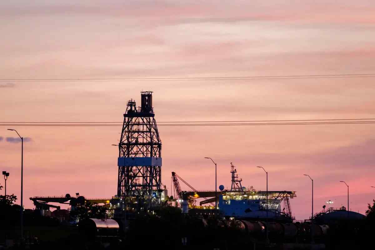 El petróleo de Texas abre a la baja y el barril cotiza a 72,67 dólares