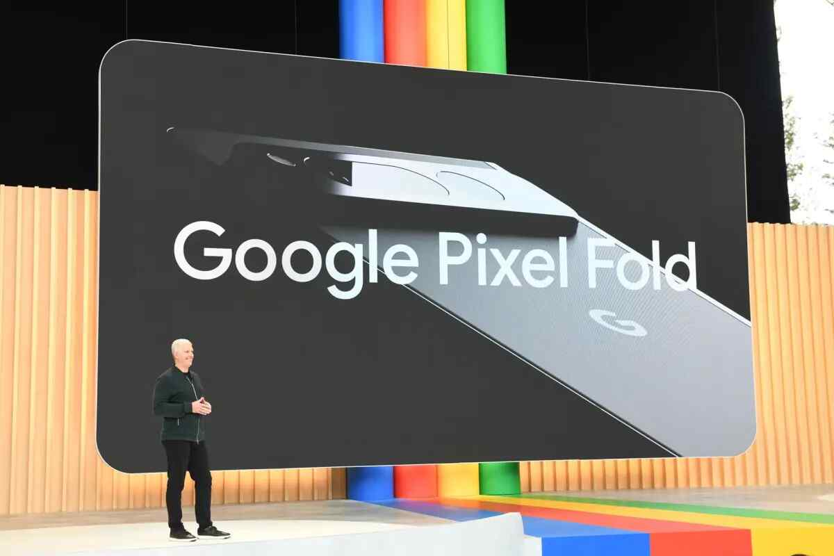 Google presenta su teléfono plegable Pixel Fold en el evento Google I-O