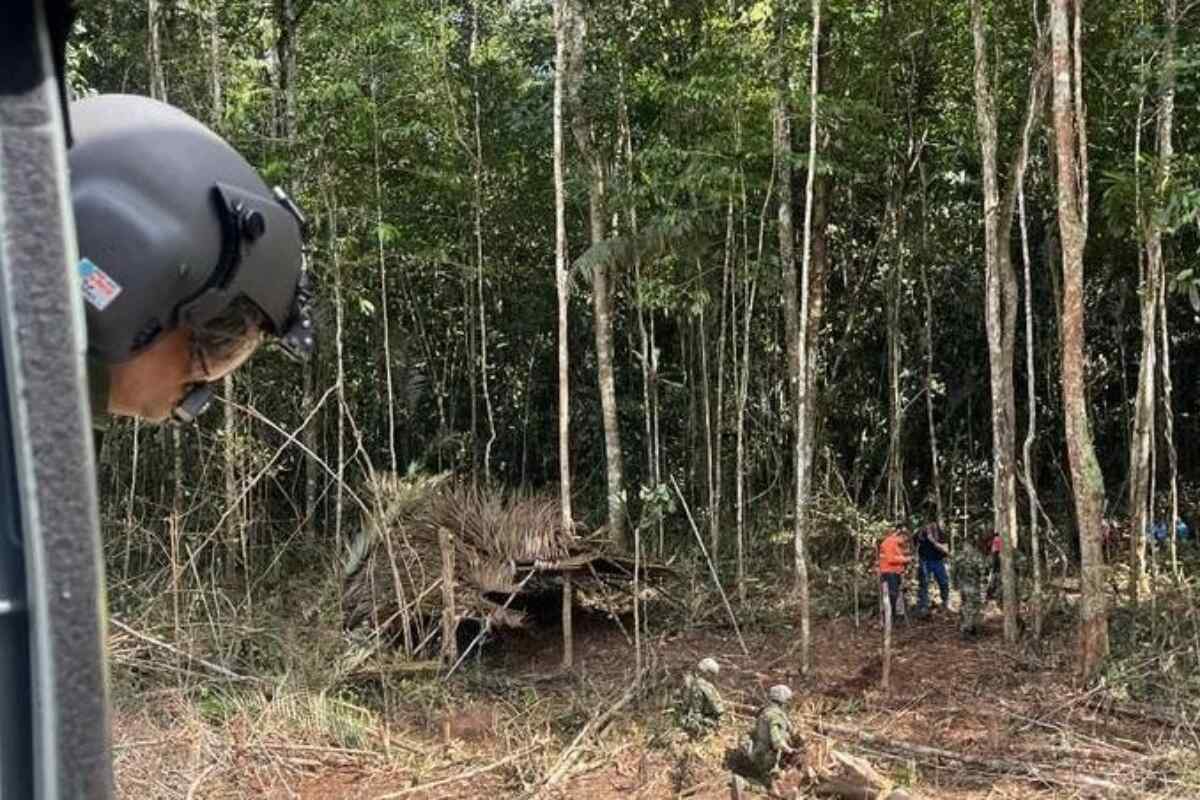 Ejército cree haber estado a una corta distancia de los hermanos indígenas perdidos en la selva tras accidente de avioneta