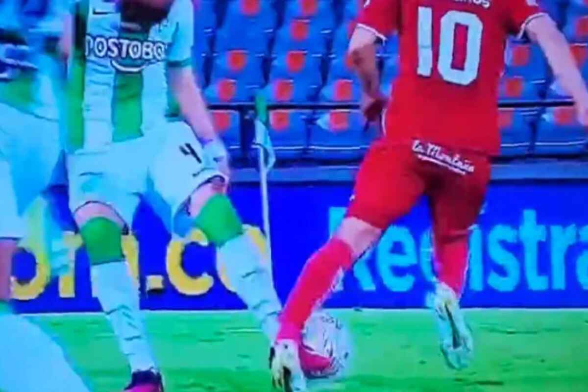 Iago Falque sufrió fractura de tibia en juego ante Atlético Nacional