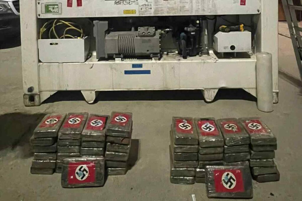 Incautado en Perú un alijo de cocaína marcado con esvásticas y el nombre de Hitler