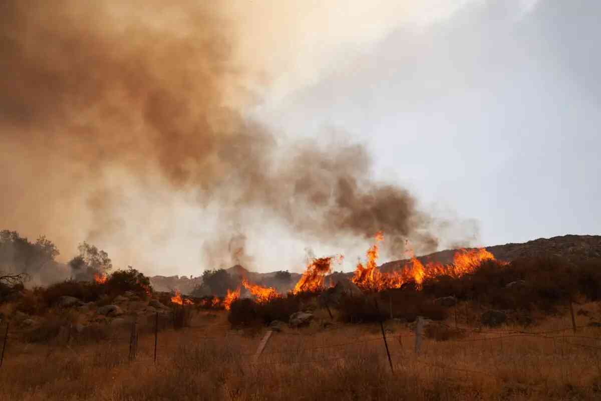 Incendios y sequía ligados a emisores de carbono afectan desproporcionadamente a hispanos