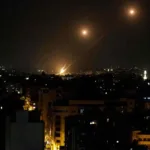 Israel vuelve a bombardear Gaza dos horas después de la tregua en respuesta a cohetes