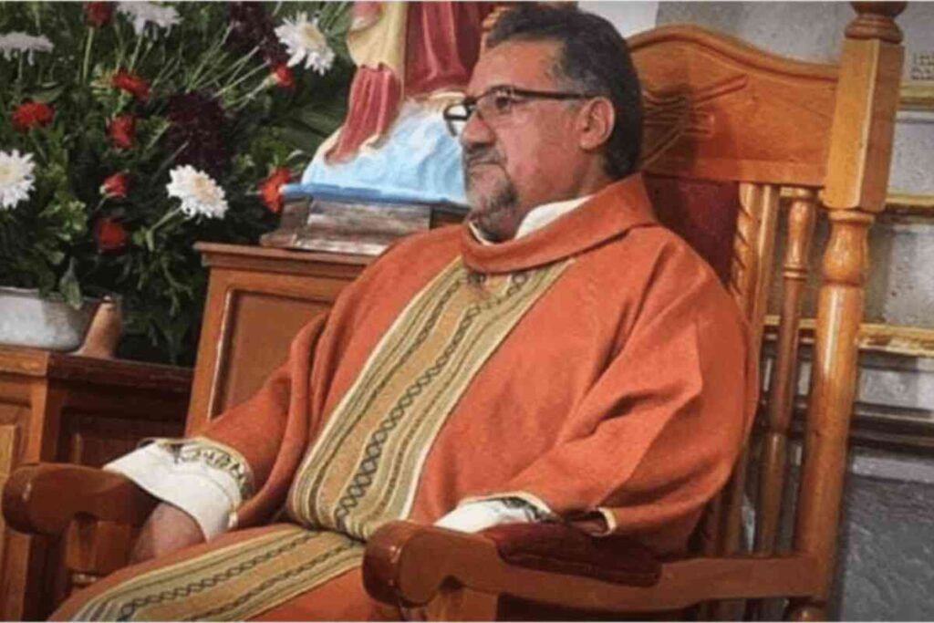 Asesinan a un sacerdote en Morelia-Michoacán y encuentran mensaje en el lugar del crimen