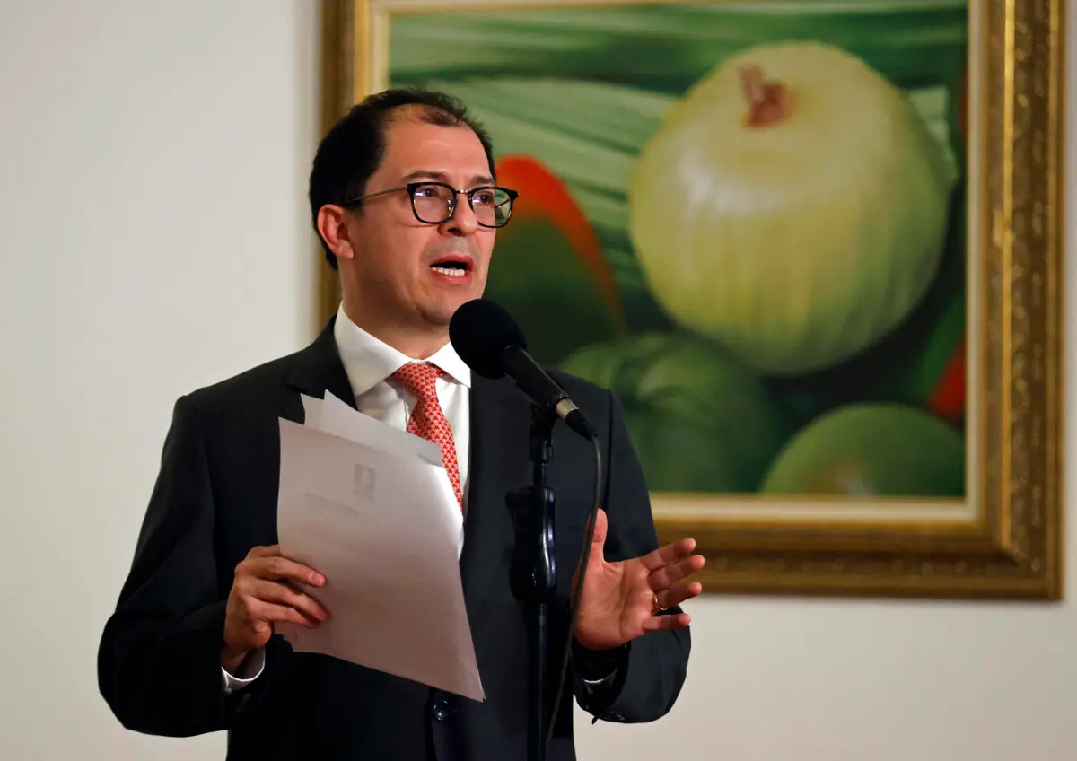 El fiscal general, Francisco Barbosa - La Fiscalía hace una inspección en dependencia del palacio presidencial colombiano
