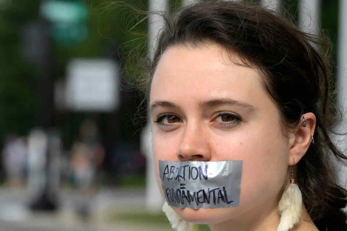 Legisladores de Carolina del Norte aprueban más restricciones al aborto