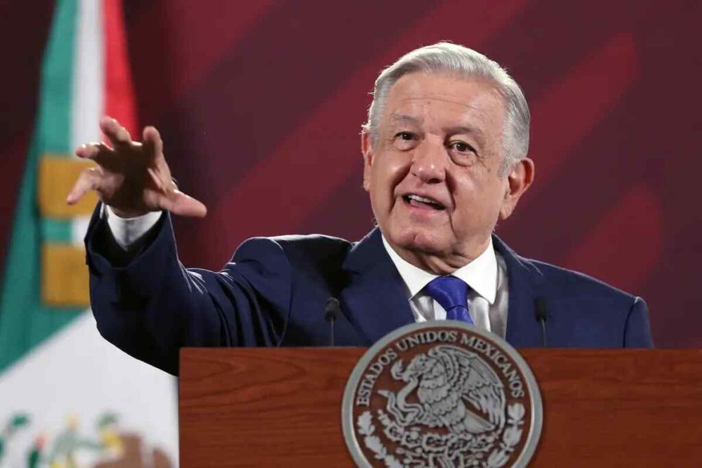 López Obrador reconoce que habló con su responsable de DDHH sobre posible espionaje