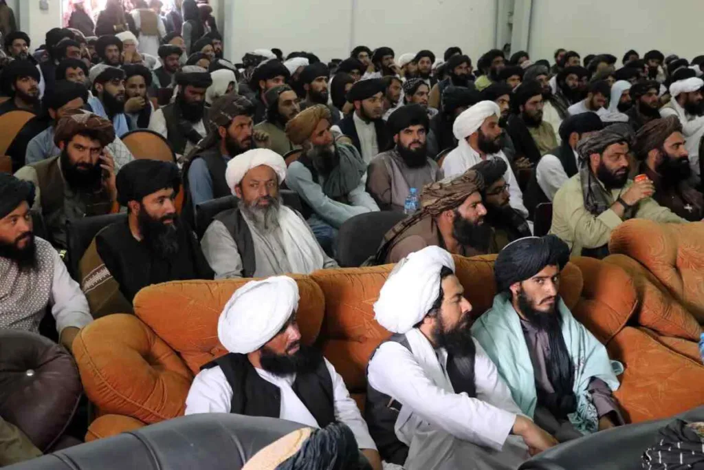 Los talibanes reemplazan temporalmente al mulá Mohammad Hassan Akhund en el Gobierno
