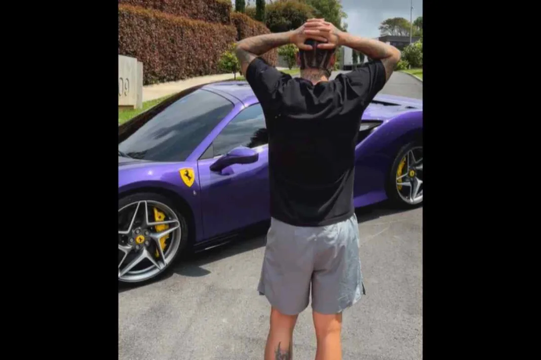 Así es el Ferrari F8 Tributo morado que se autorregaló Maluma