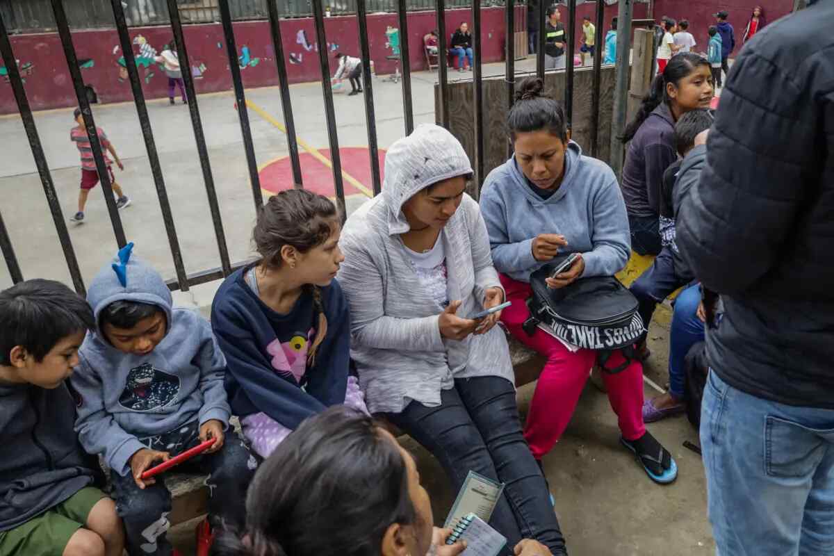 Migrantes acaparan albergues en Tijuana tras una semana del término del Título 42