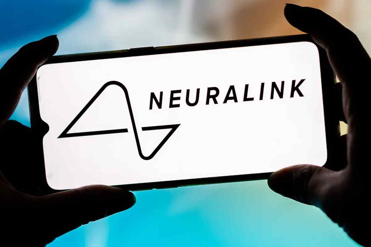 Neuralink recibe aprobación de la FDA para estudios de sus implantes cerebrales en humanos