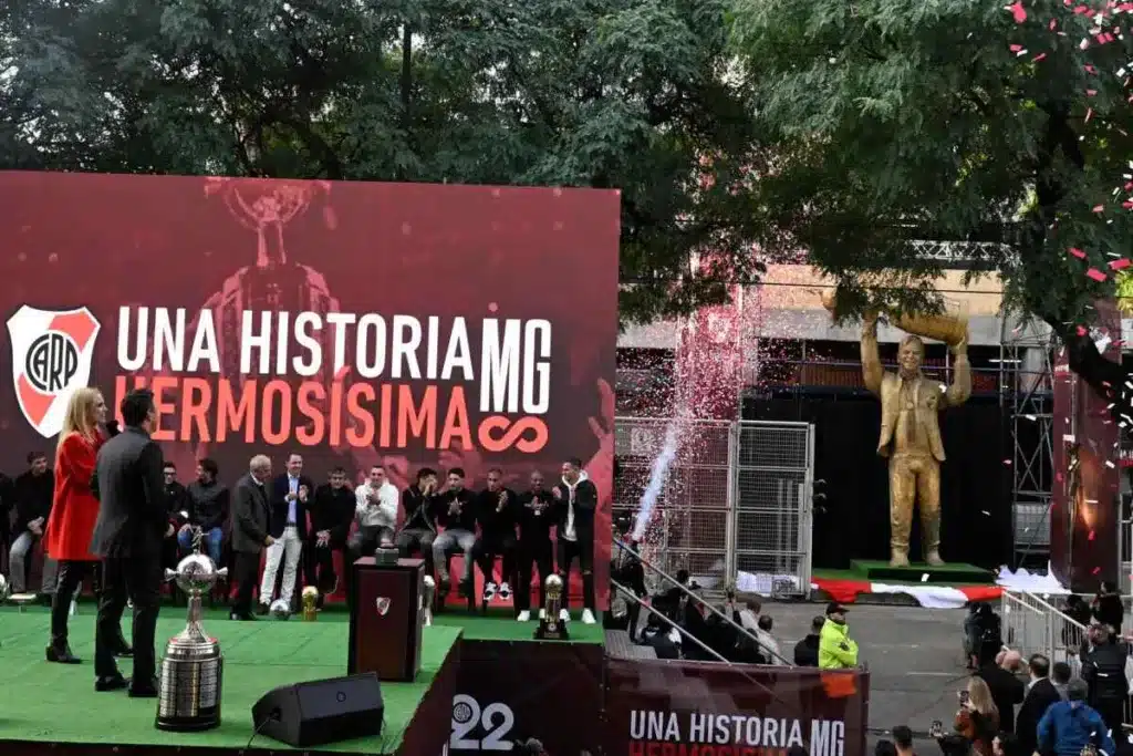 River Plate rinde homenaje a Marcelo Gallardo con una imponente estatua en el Estadio Monumenta 2