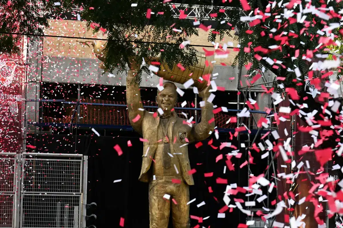 River Plate rinde homenaje a Marcelo Gallardo con una imponente estatua en el Estadio Monumenta 2