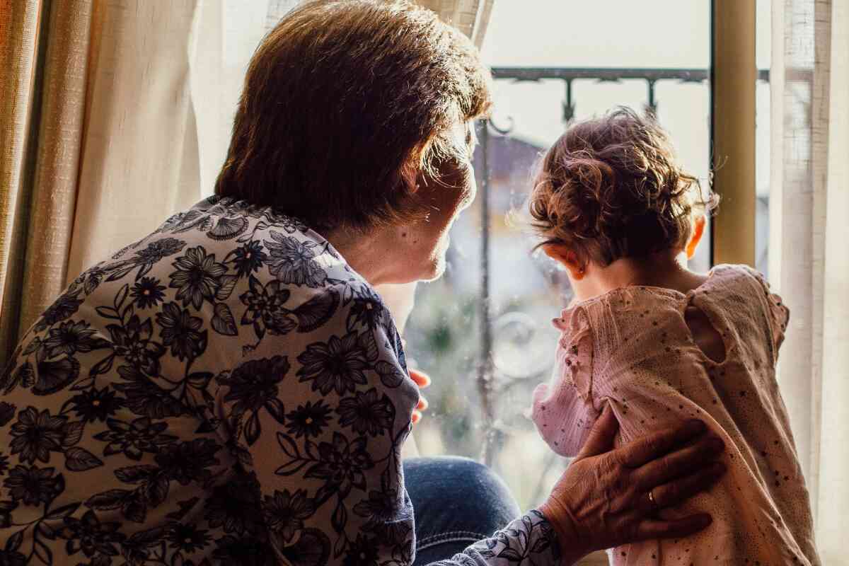 ¿Por qué las abuelas son fundamentales en la crianza de los hijos?