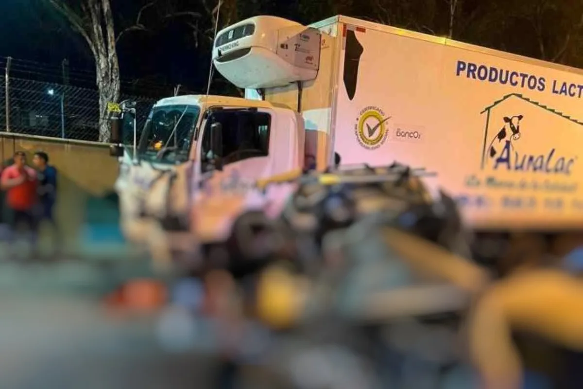 Tres muertos: Campero pierde el control y colisiona contra furgón de auralac en Bello
