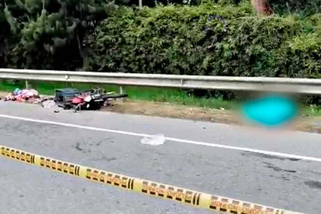 Tragedia en el Rancherito: motociclista pierde la vida al impactar con un camión en la autopista