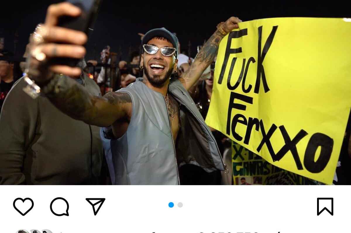 ¿Qué hay detrás de la foto de Anuel AA con un cartel ofensivo contra Feid?