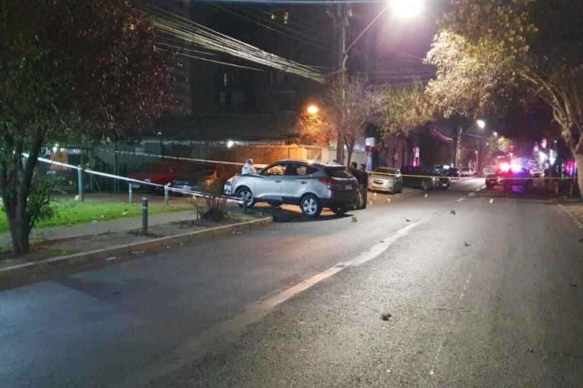 Policía indaga tiroteo fatal en entrada de edificio en San Miguel- región metropolitana de Chile - hombre muerto en lo valle