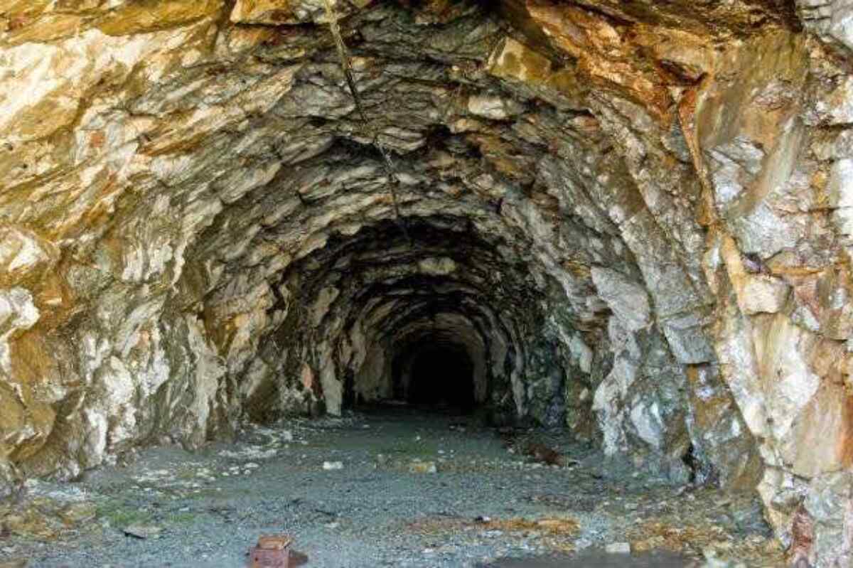 Ataque con cilindro bomba en mina de oro en Buriticá deja 2 muertos