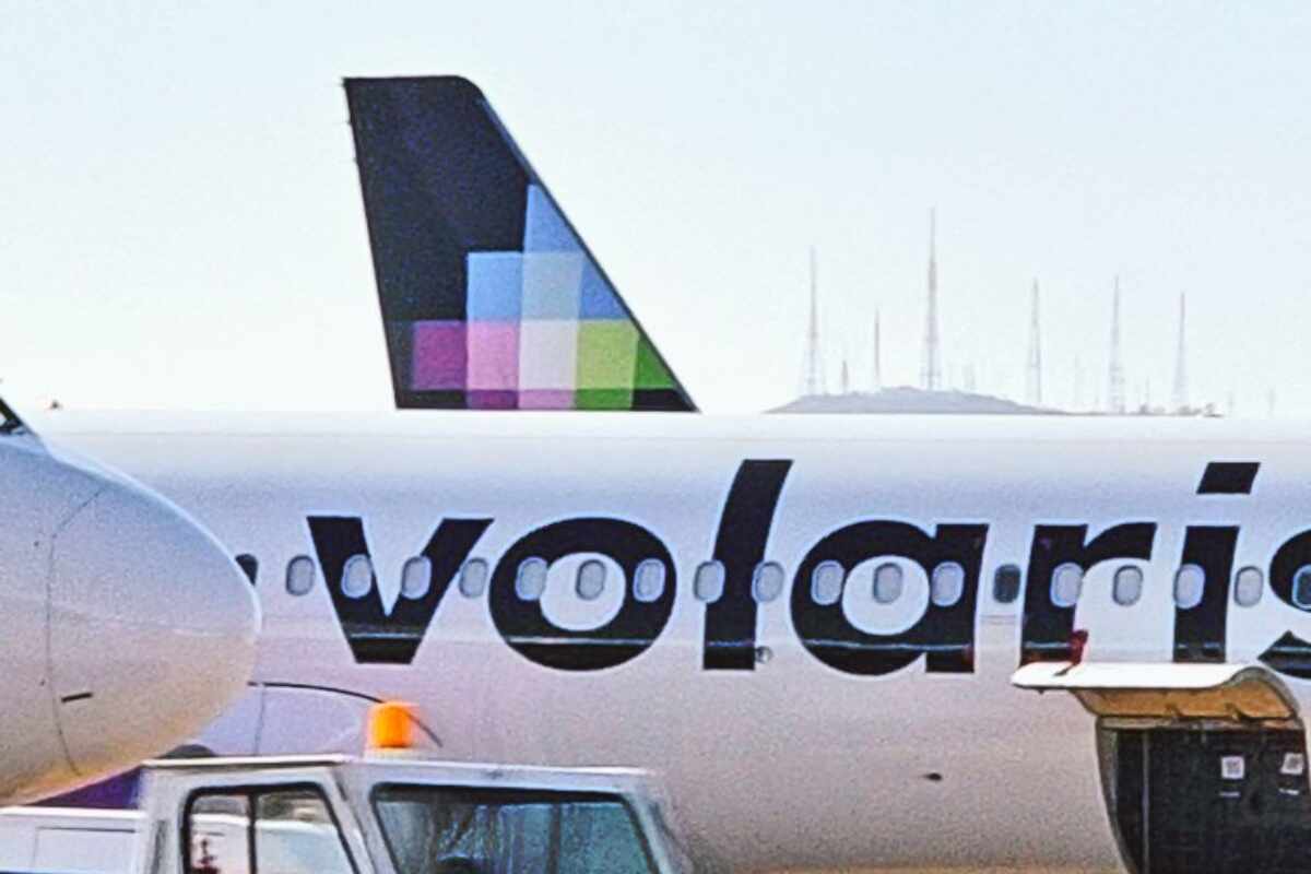 Trabajadores de Volaris amenazan con huelga mientras se cancelan vuelos en diversas ciudades