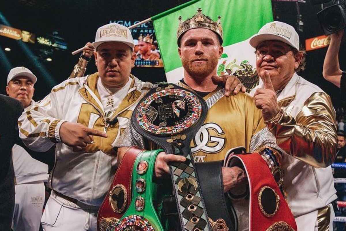 - Canelo Álvarez triunfa en su regreso a México y derrota a John Ryder por amplia decisión