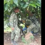 Comunidad de Valdivia protagoniza asonada contra el Ejército tras captura de 2 guerrilleros