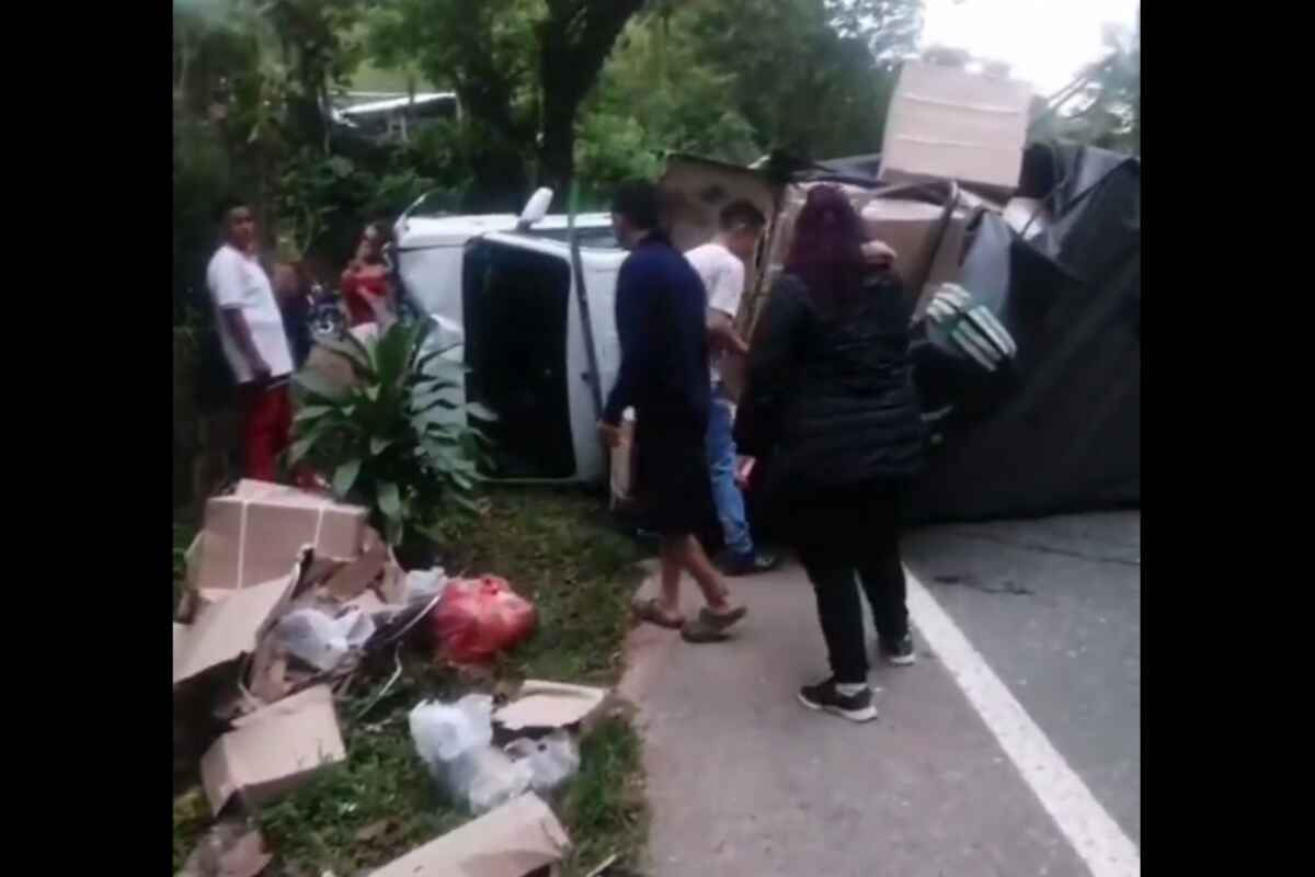 Dos niños fallecen y dos resultan heridos al ser embestidos por un furgón en San Luis-autopista Medellín-Bogotá