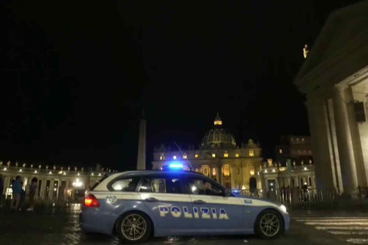 Un conductor irrumpe a toda velocidad en el Vaticano y es detenido por la Policía